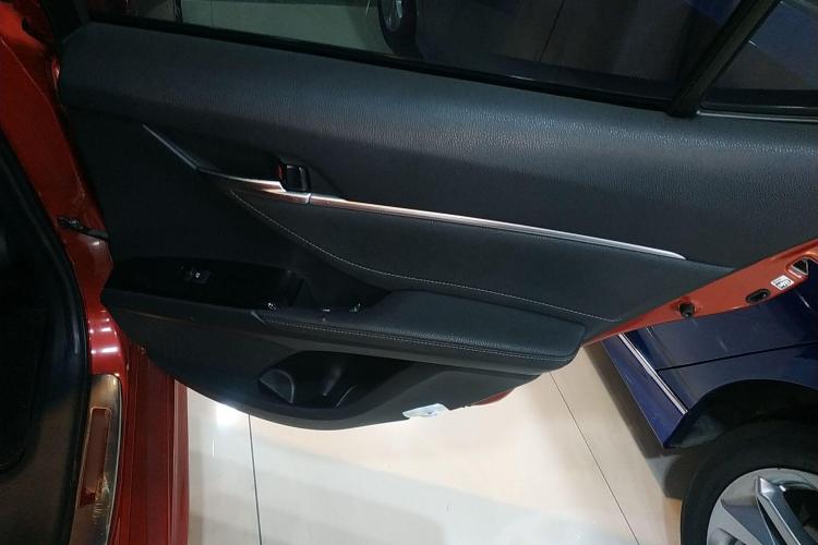 丰田 凯美瑞 2018款 2.5S 锋尚版中控内饰7006