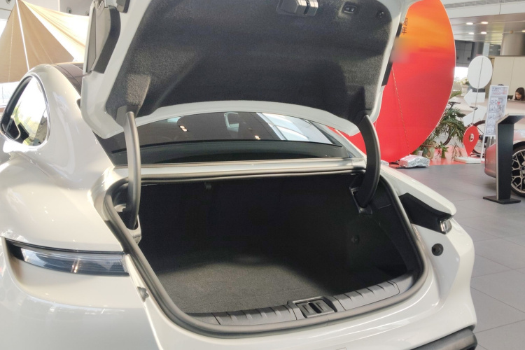 保时捷 2020款 Taycan机舱底盘23