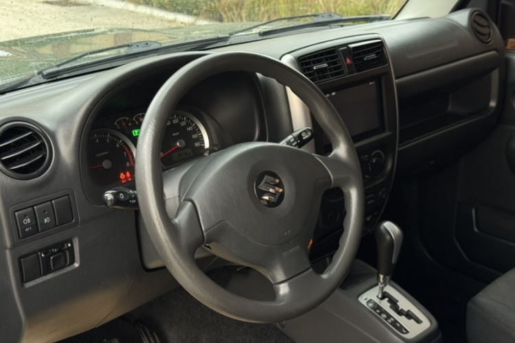 铃木 吉姆尼 2012款 1.3 AT JLX局部细节13