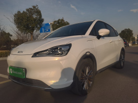 哪吒汽车 哪吒V 2022款 潮 400 Lite 粉色定制款