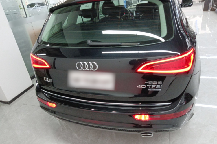 奥迪Q5 2018款 典藏版 40 TFSI 进取型车身外观6