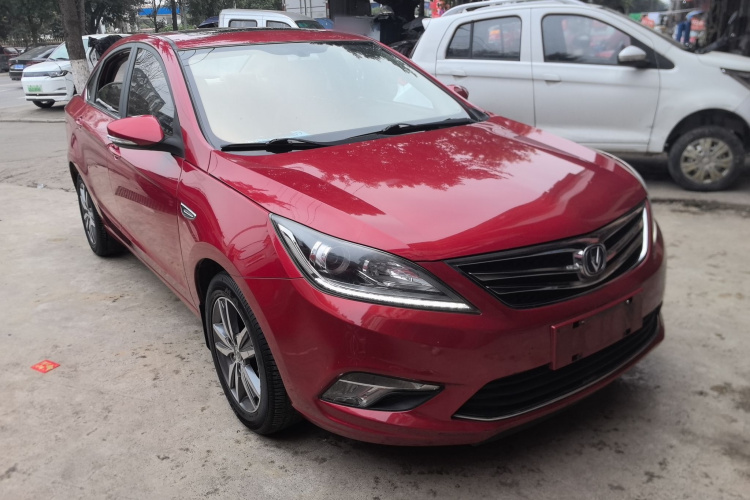 长安 逸动 2016款 1.6L 手动风尚型车身外观3