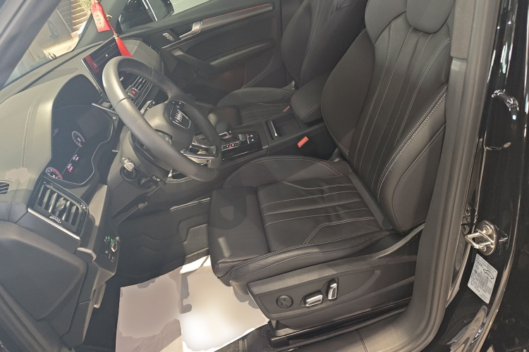 奥迪Q5L 2024款 40 TFSI 豪华动感型中控内饰19