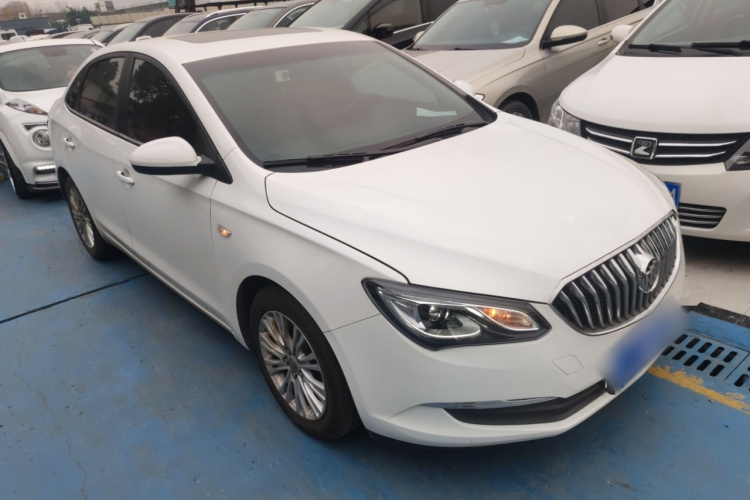 别克 英朗 2016款 15N 自动豪华型车身外观3