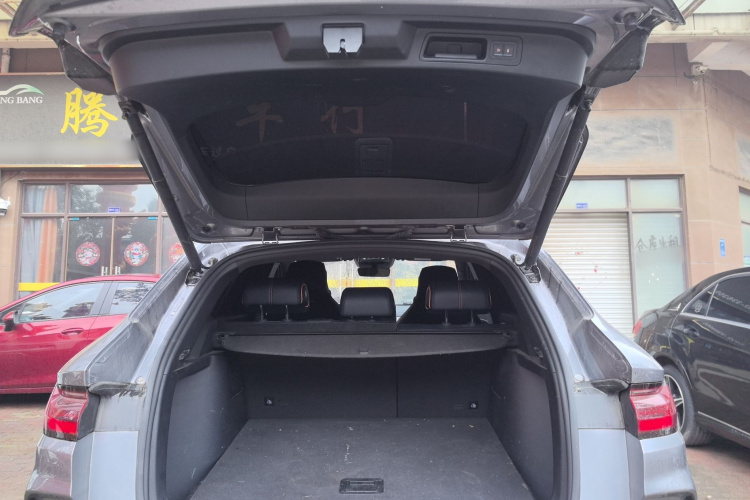 比亚迪 宋PLUS新能源 2023款 冠军版 DM-i 110KM 旗舰型机舱底盘23