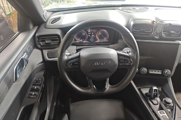 领克03 2022款 2.0TD DCT劲Pro中控内饰13