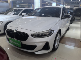 宝马1系 2023款 120i M运动曜夜版