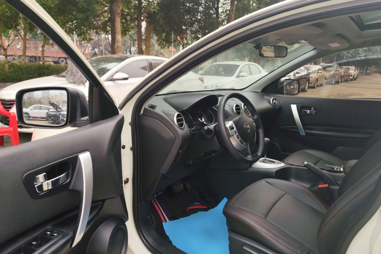 日产 逍客 2015款 2.0XL 酷火 CVT 2WD中控内饰20
