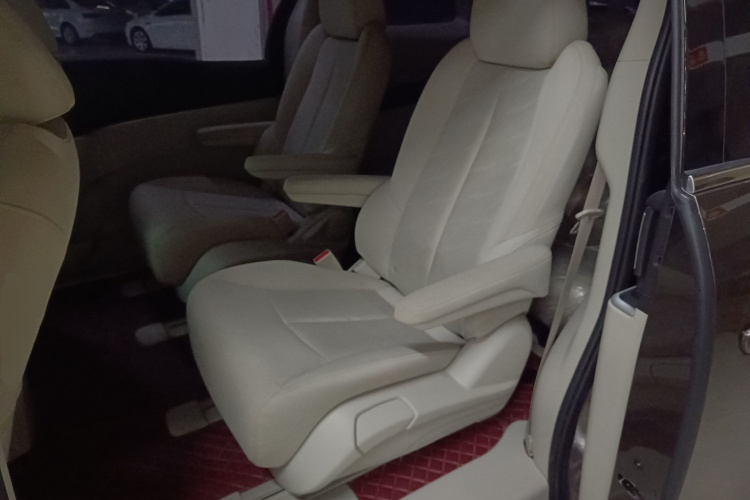 别克GL8 2023款 陆上公务舱 舒适型中控内饰7004