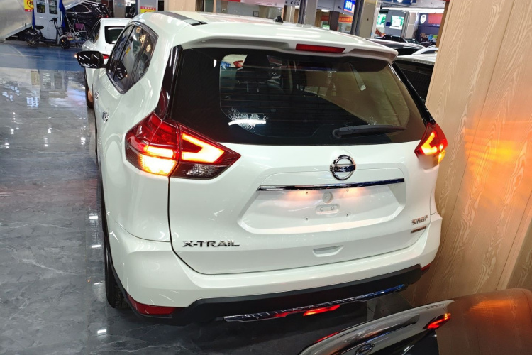 日产 奇骏 2019款 2.0L CVT舒适版 2WD车身外观6004