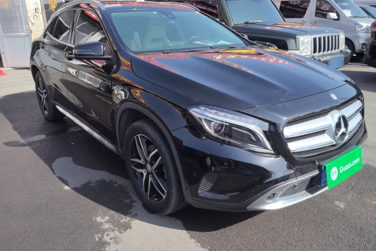 奔驰GLA 2016款 GLA 220 4MATIC 时尚型车身外观3