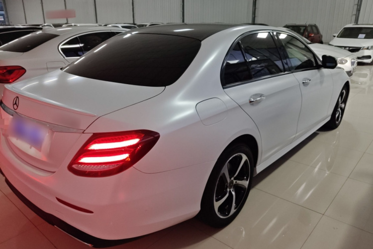 奔驰E级 2017款 改款 E 300 运动型车身外观6005