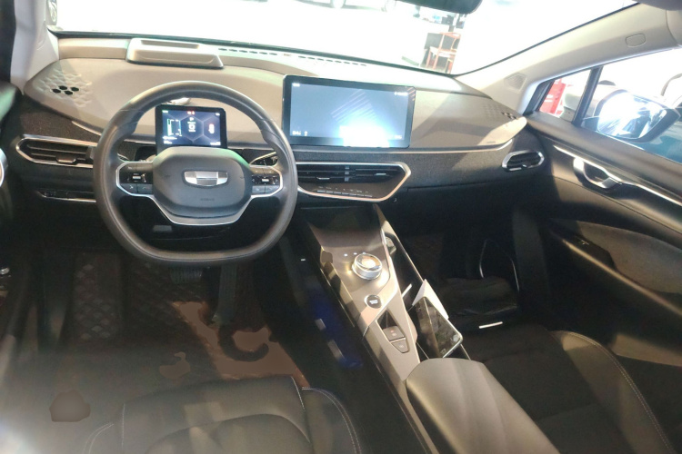 吉利几何C 2022款 蓝莓C400中控内饰7002