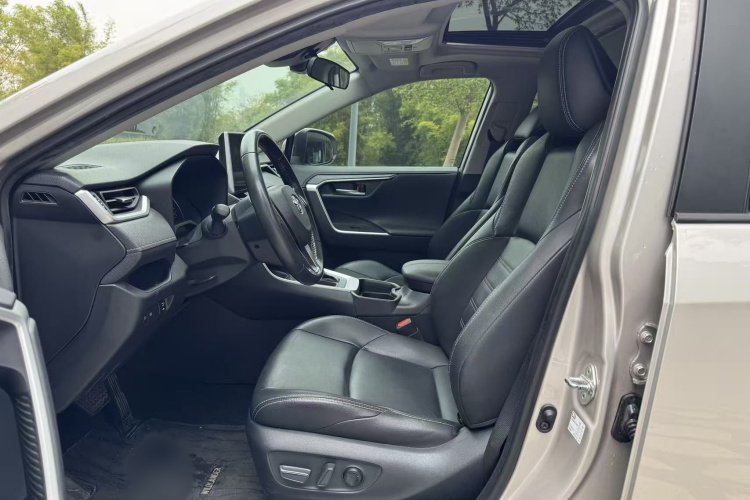 丰田 威兰达 2021款 2.0L CVT两驱豪华版中控内饰7011