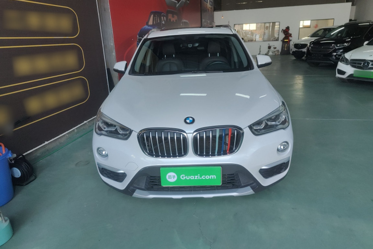 宝马X1 2018款 sDrive18Li 尊享型车身外观2