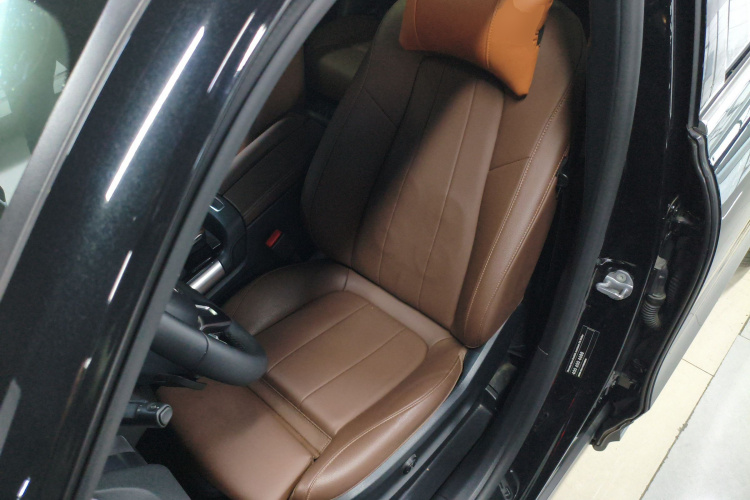 奔驰GLB 2021款 GLB 200 时尚型中控内饰19