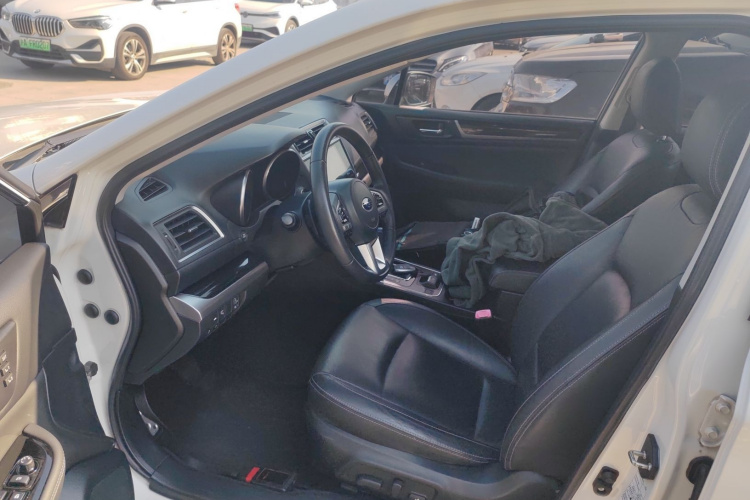 斯巴鲁 力狮 2016款 2.5i 全驱荣耀版中控内饰7003