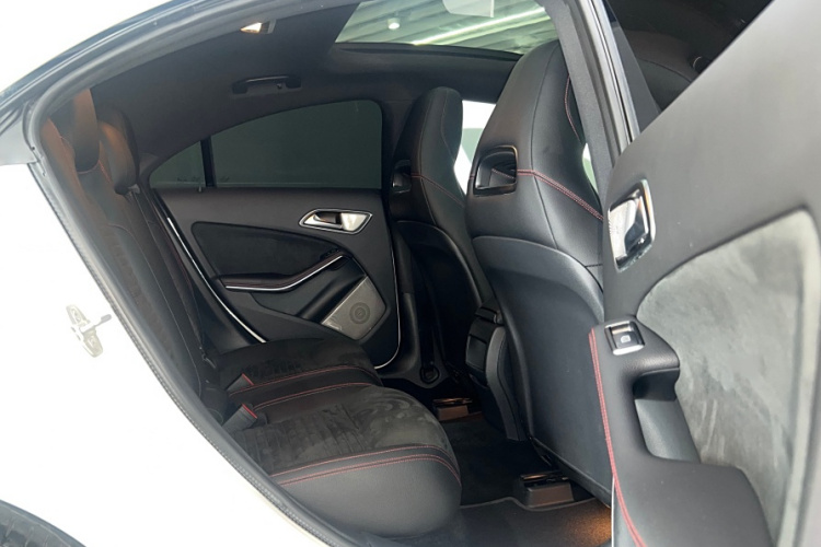 奔驰CLA 2016款 改款 CLA 220 4MATIC中控内饰7006