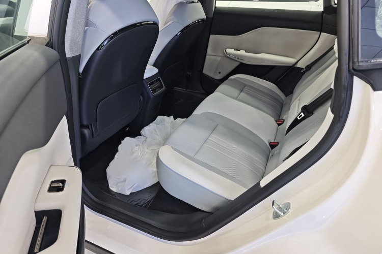 岚图汽车 岚图知音 2024款 长续航智享版中控内饰7006