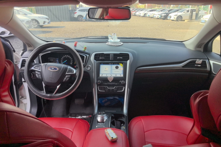 福特 蒙迪欧 2017款 改款 EcoBoost 180 豪华型中控内饰12