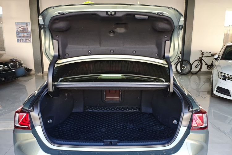 雷克萨斯ES 2020款 200 卓越版局部细节23