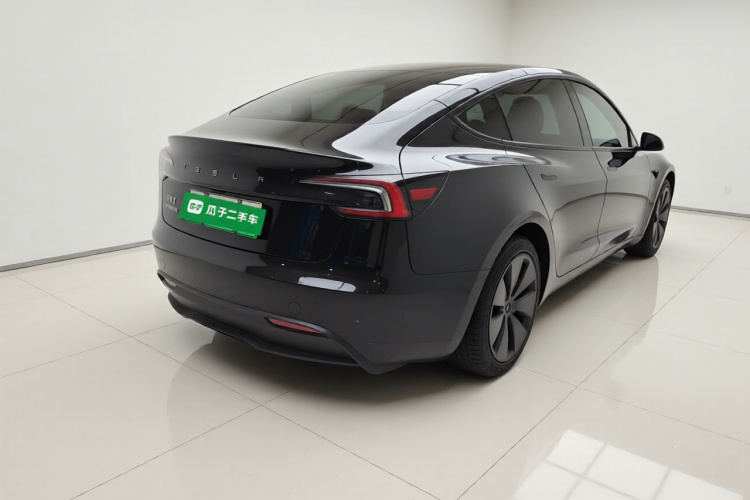 特斯拉 Model 3 2025款 后轮驱动版车身外观7