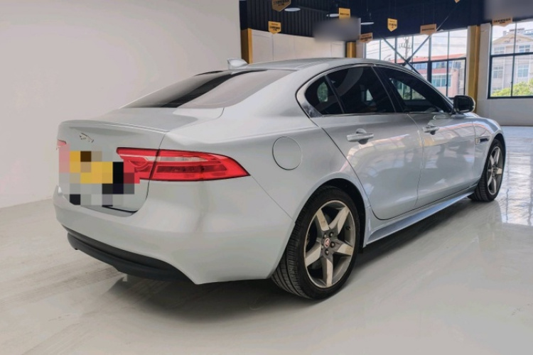捷豹XE 2017款 2.0T 200PS R-Sport车身外观6002