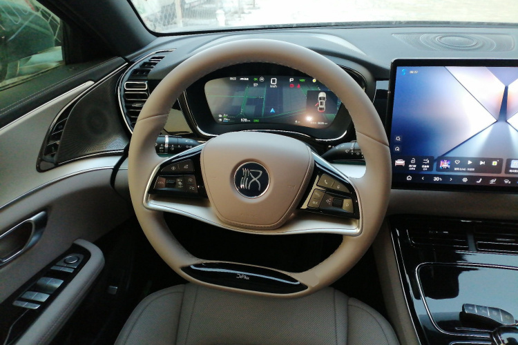 比亚迪 汉 2025款 DM-i 125KM精英型中控内饰13