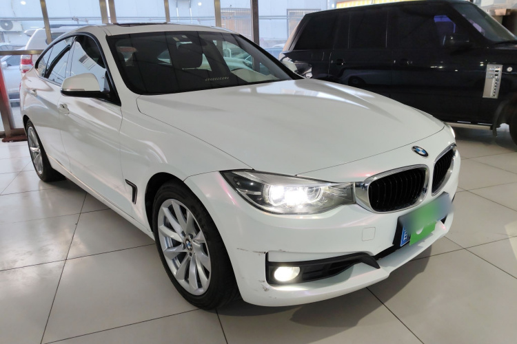 宝马3系GT 2019款 320i 时尚型车身外观3