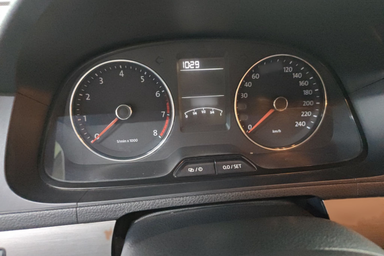 大众 朗逸 2013款 改款 1.4TSI DSG舒适版中控内饰7002