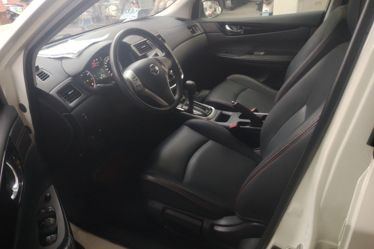 日产 骐达TIIDA 2020款 1.6L CVT酷动版中控内饰19