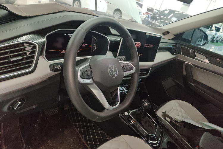 大众 探岳 2024款 300TSI 两驱豪华Plus进阶版中控内饰13