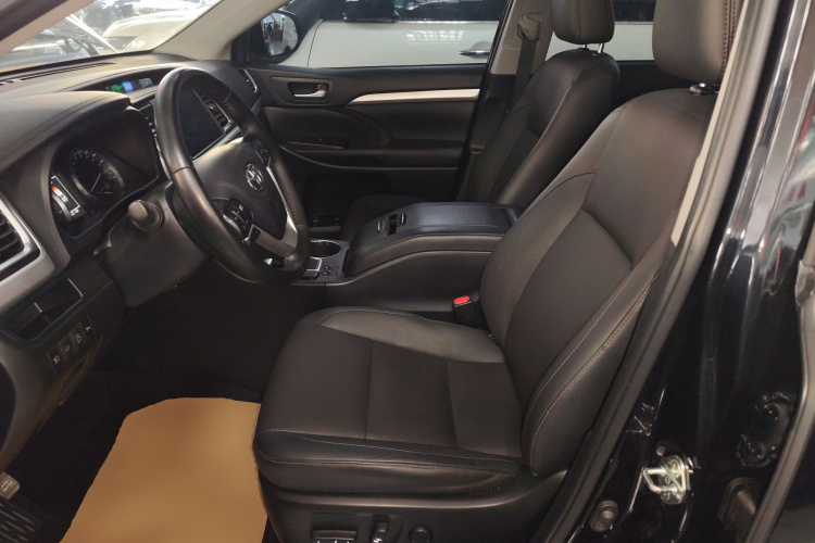 丰田 汉兰达 2021款 2.0T 四驱豪华版 7座局部细节19