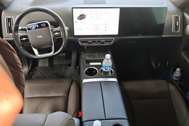 理想汽车 理想L8 2023款 Pro中控内饰12