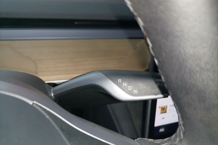 特斯拉 Model Y 2021款 标准续航后驱版局部细节18