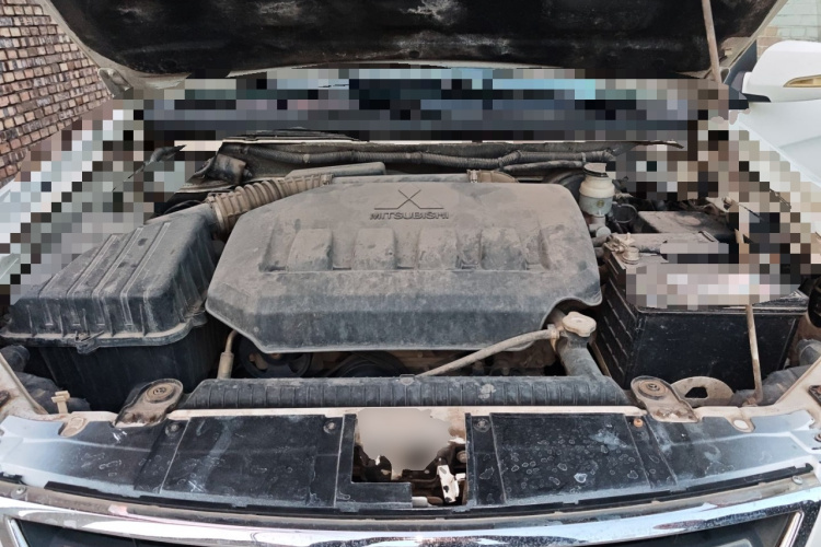 陆风X8 2014款 探索版 2.0L 都市先锋版局部细节24