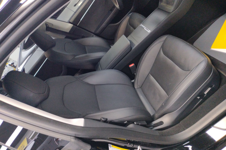 特斯拉 Model 3 2023款 长续航全轮驱动版局部细节41