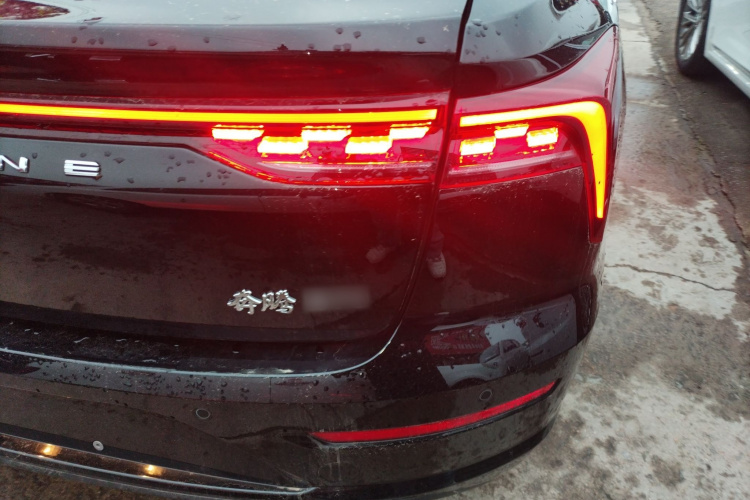 奔腾B70 2025款 龙耀版 1.5T 质享型车身外观9