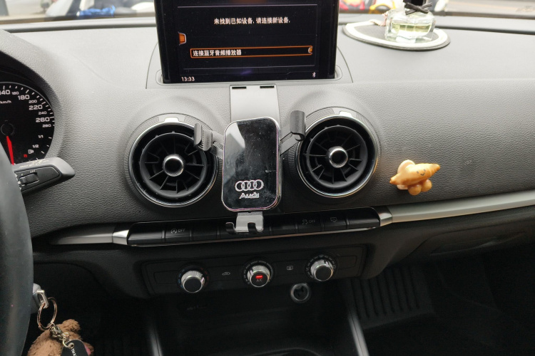 奥迪A3 2018款 30周年年型 Sportback 35 TFSI 进取型局部细节16