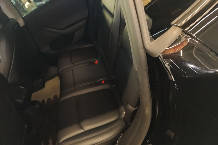 特斯拉 Model Y 2023款 后轮驱动版中控内饰21