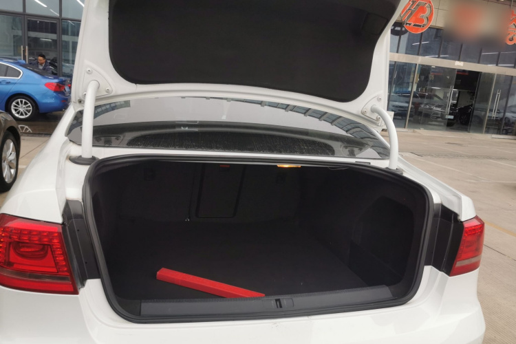 大众 迈腾 2015款 1.8TSI 豪华型机舱底盘23