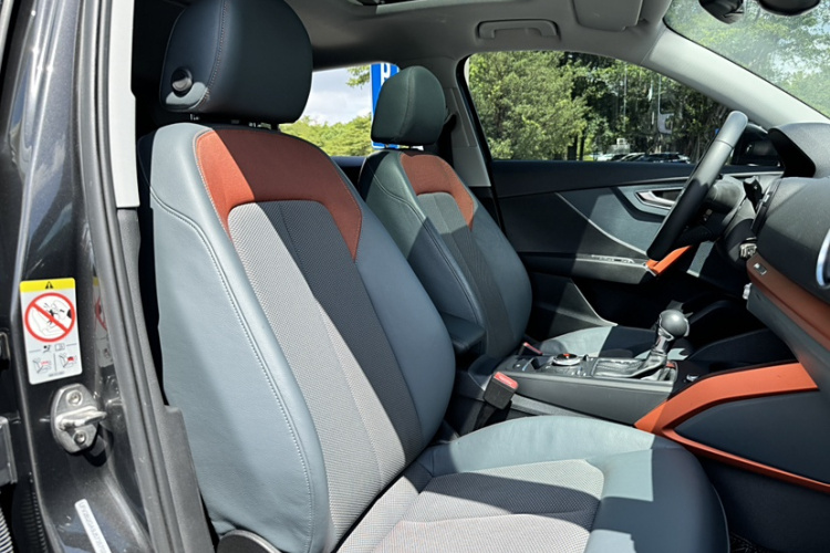 奥迪Q2L 2018款 35 TFSI 时尚致雅型 国V中控内饰7001