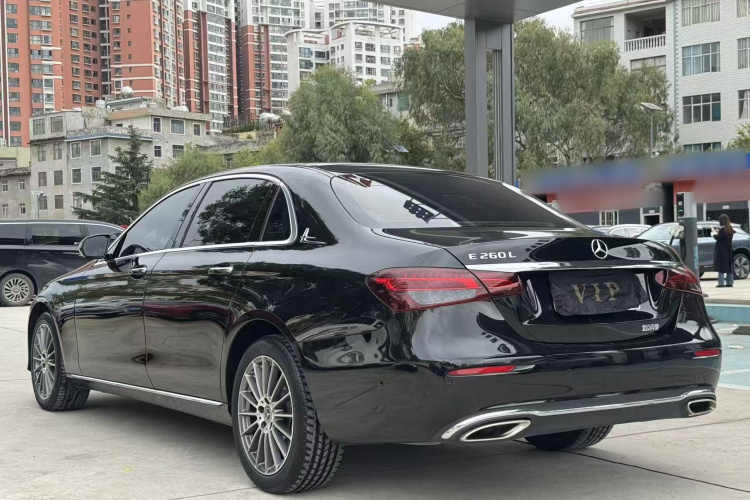 奔驰E级 2023款 改款 E 260 L车身外观6005