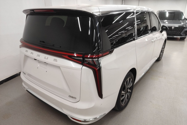 上汽大通MAXUS 大通G90 2022款 2.0T 星际旗舰版车身外观7