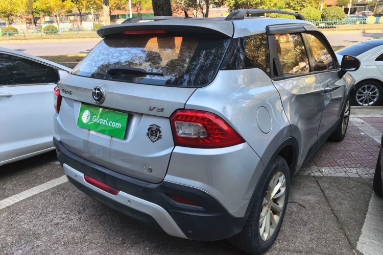 中华V3 2016款 1.5L 手动智能型车身外观6003