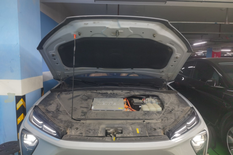 蔚来ES6 2020款 600KM 运动版机舱底盘24