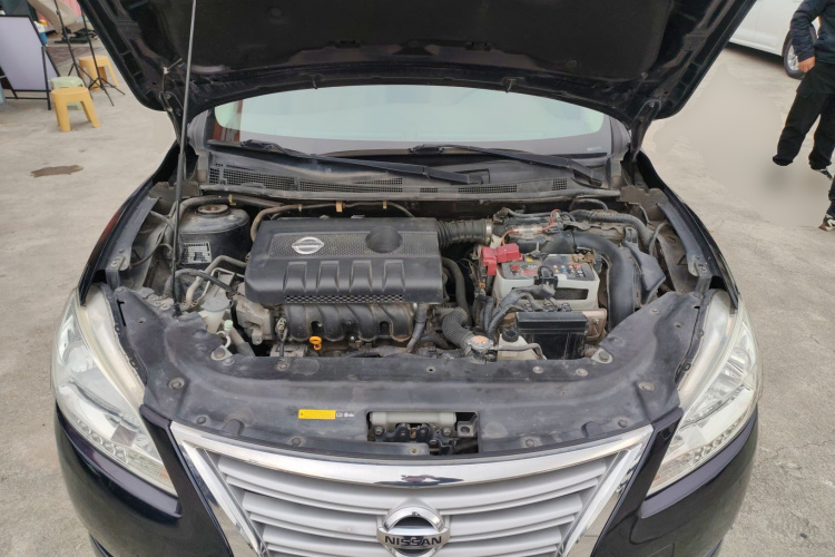 日产 轩逸 2012款 1.6XL CVT豪华版机舱底盘24