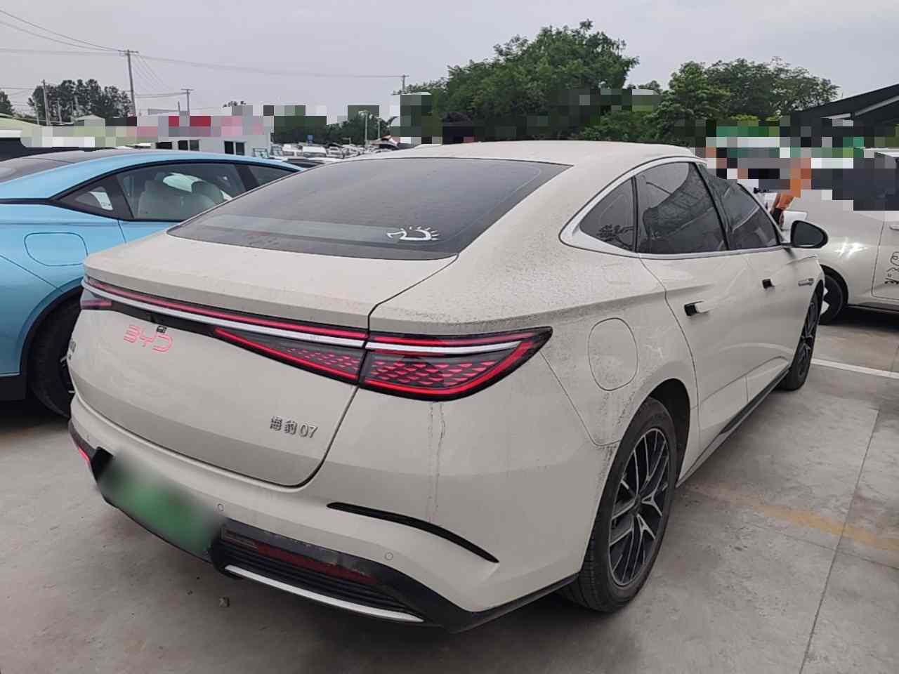 比亚迪 海豹07 DM-i 2025款 DM-i 1.5L 125km 精英型(4)