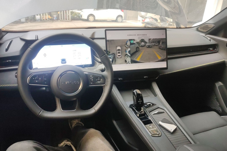 领克03 2025款 1.5TD DCT冠军版Pro中控内饰12