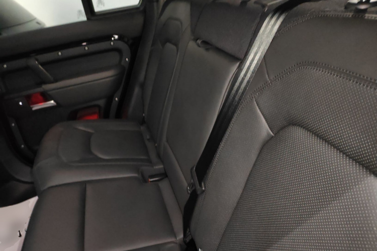 路虎卫士 2025款 110 3.0T P400 -Dynamic HSE中控内饰7004